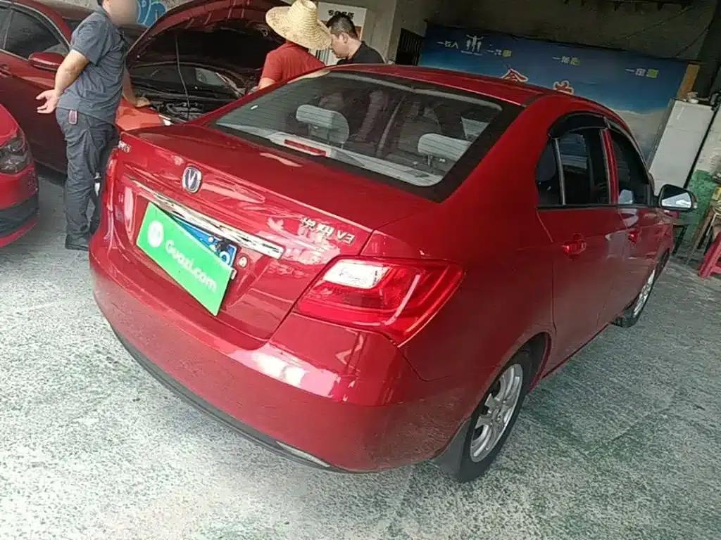 Yuexiang V3 2015 1.4L Manual Comfort Edition (National V Emission Standard) — миниатюра 5