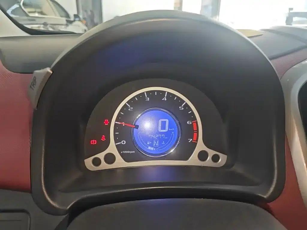 Benben 2014 1.4L IMT Premium Sunroof Model — миниатюра 12