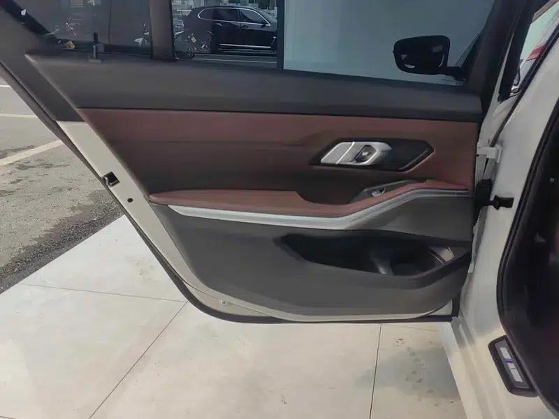 2023 BMW 3 Series 325Li M Sport Package — миниатюра 6