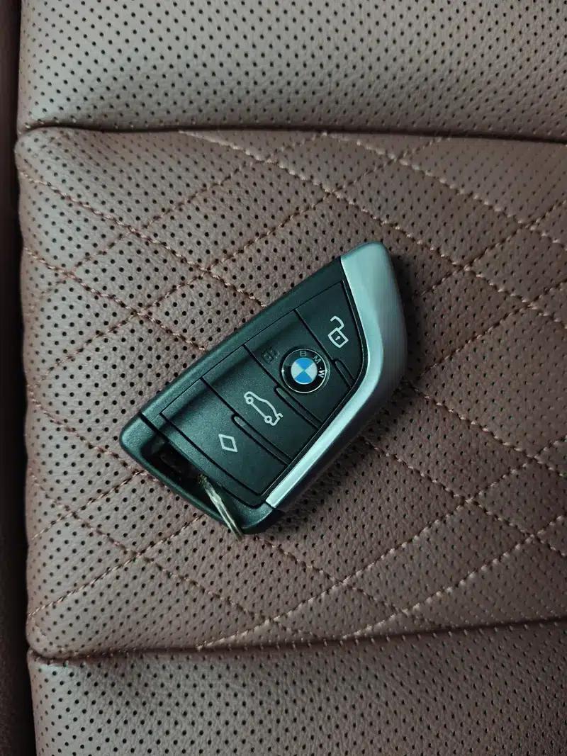 2023 BMW 3 Series 325Li xDrive M Sport Package — миниатюра 11
