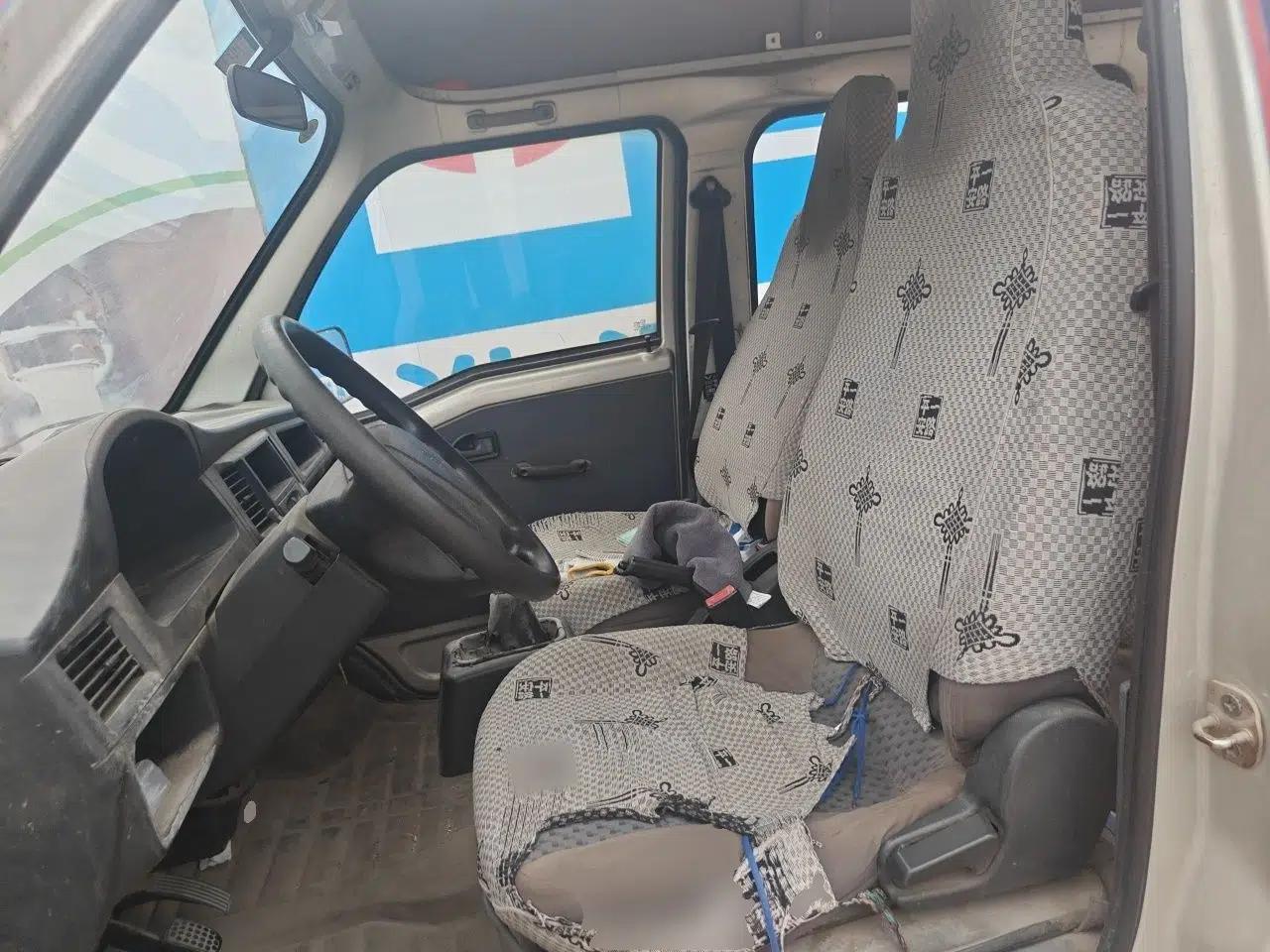 Wuling Zhiguang 2015 1.2L Practical LS-I Model — миниатюра 15
