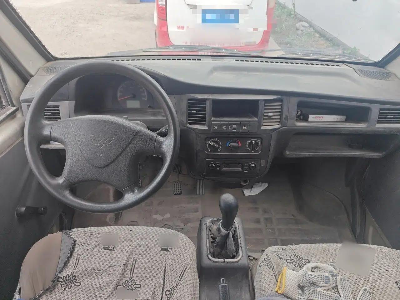 Wuling Zhiguang 2015 1.2L Practical LS-I Model — миниатюра 9