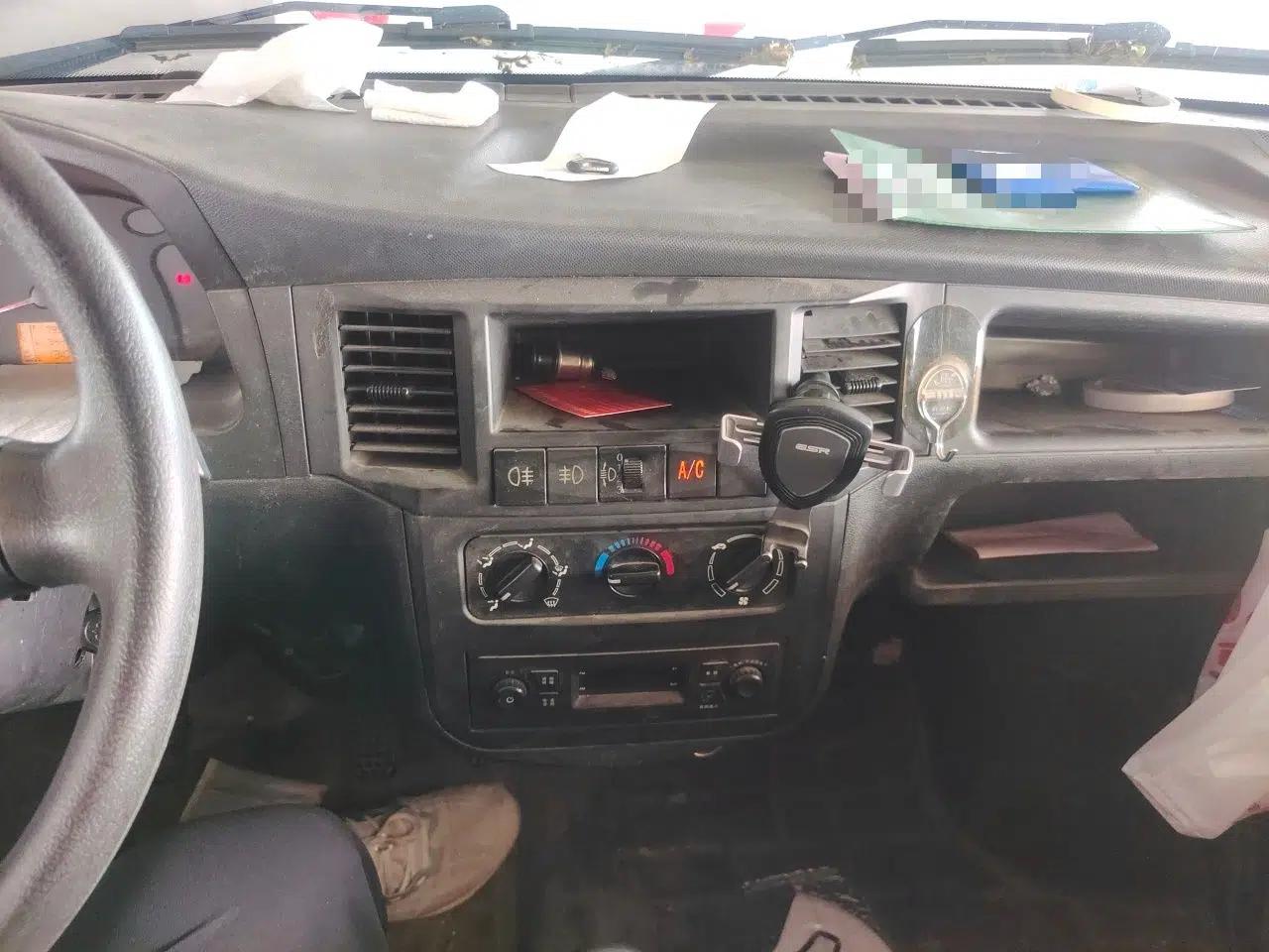 Wuling Zhiguang 2020 1.2L Van Utility Model China VI Emission Standard 2 Seats LSI — миниатюра 13