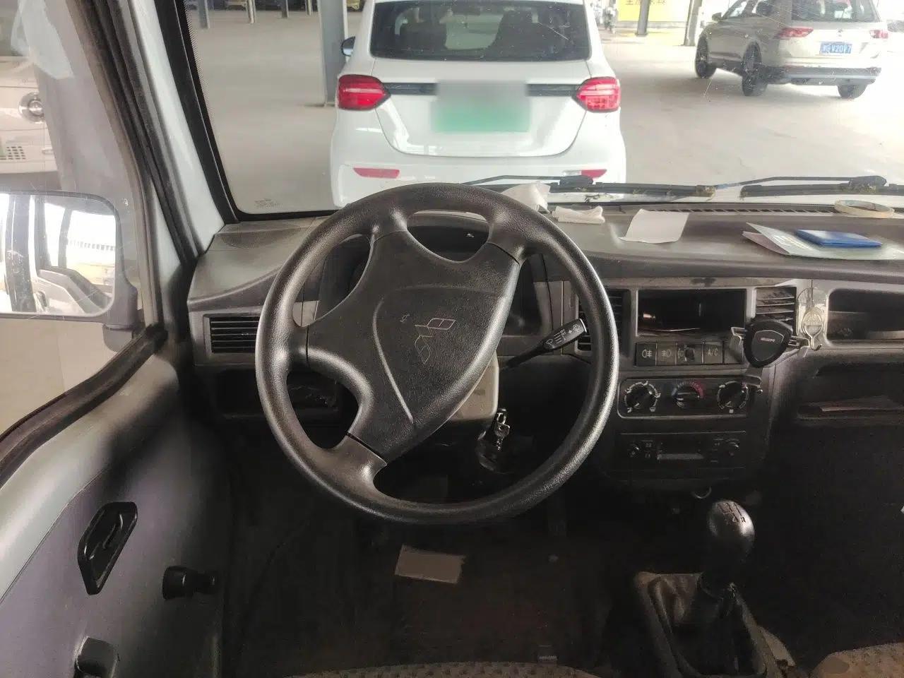 Wuling Zhiguang 2020 1.2L Van Utility Model China VI Emission Standard 2 Seats LSI — миниатюра 10
