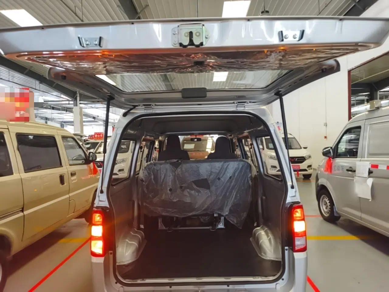 Wuling Zhiguang 2023 1.5L Practical Version 5/7 Seats — миниатюра 27