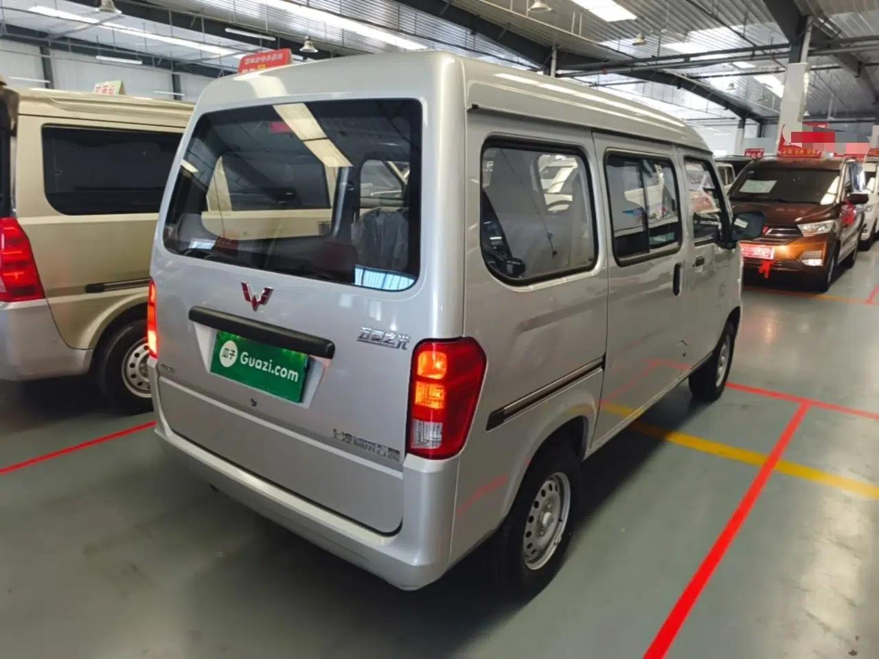 Wuling Zhiguang 2023 1.5L Practical Version 5/7 Seats — миниатюра 6
