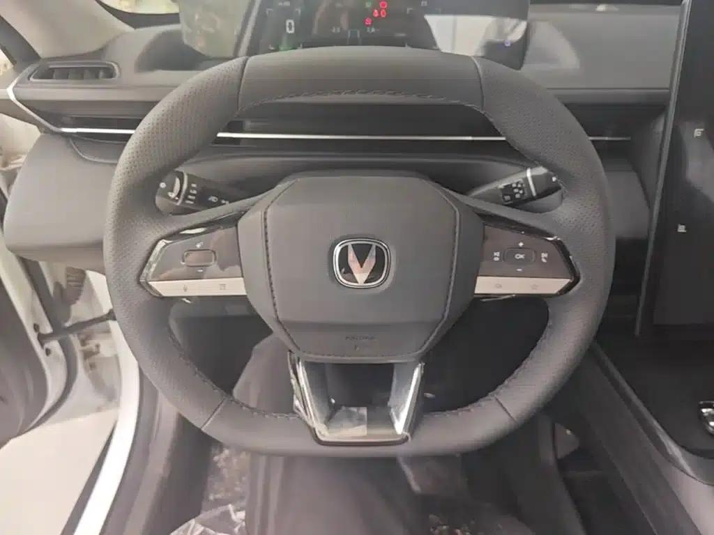 Changan Eado PHEV 2025 Smart Blue Whale 145KM High-Performance Edition — миниатюра 11