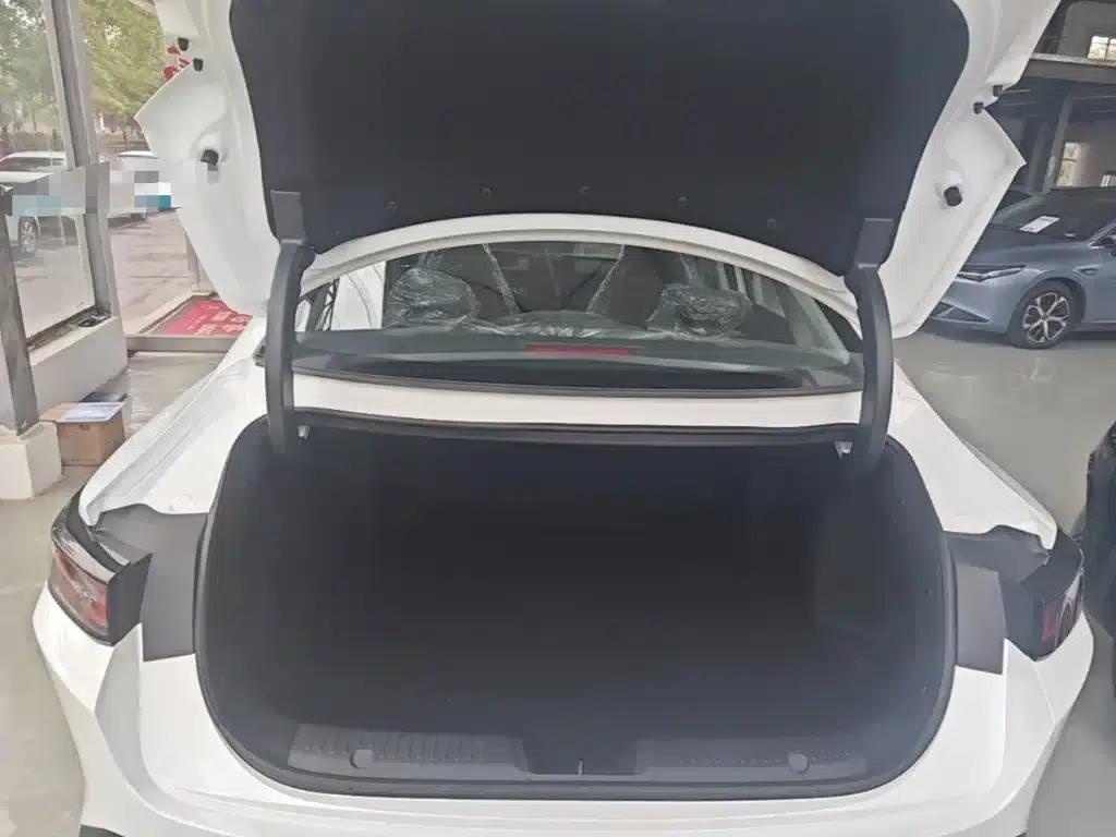 Changan Eado PHEV 2025 Smart Blue Whale 145KM High-Performance Edition — миниатюра 19