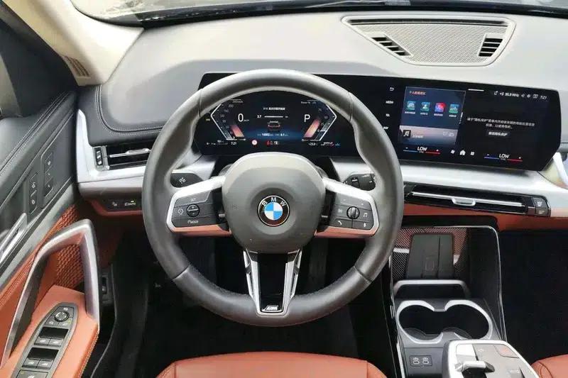 BMW X1 2025 sDrive25Li M Sport Package — миниатюра 10