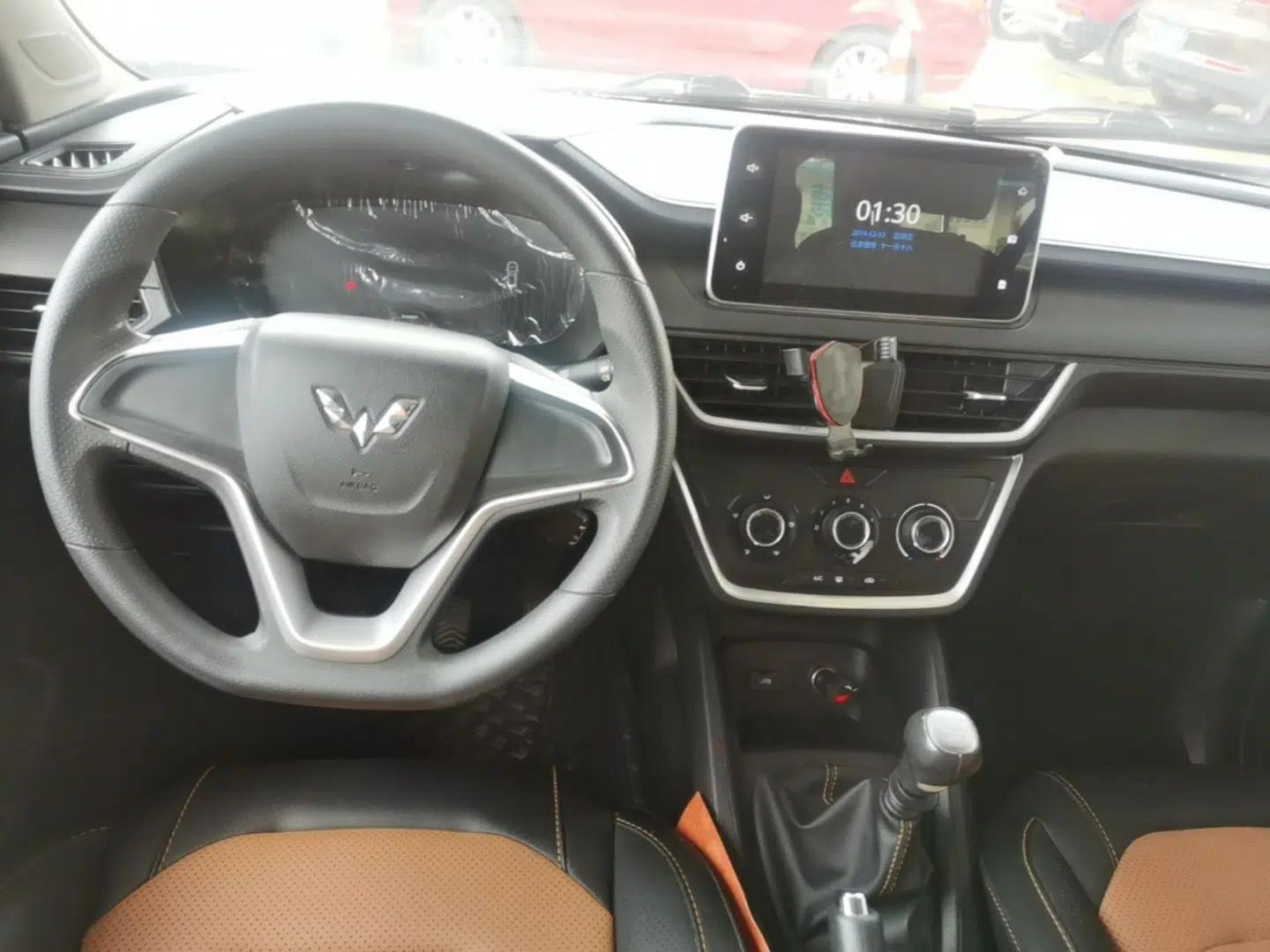 Wuling Hongguang S3 2019 1.5L Manual Comfort Model China VI Standard — миниатюра 12