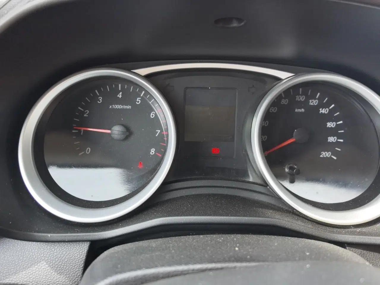 Wuling Hongguang S3 2018 1.5L Manual Standard Version China V Standard — миниатюра 8