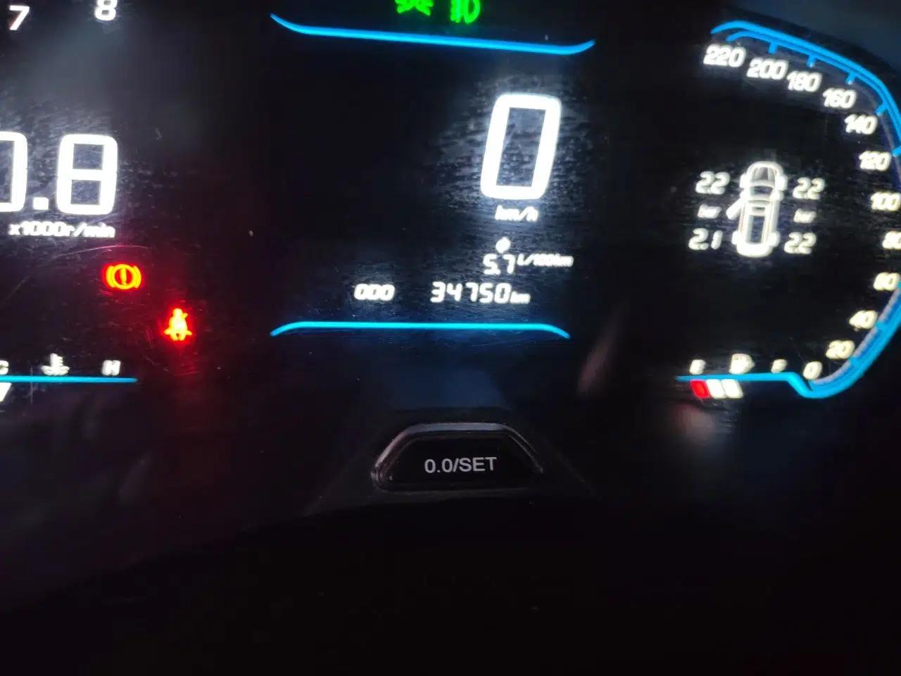 Wuling Hongguang S3 2019 1.5L Manual Luxury Model China VI Standard — миниатюра 12