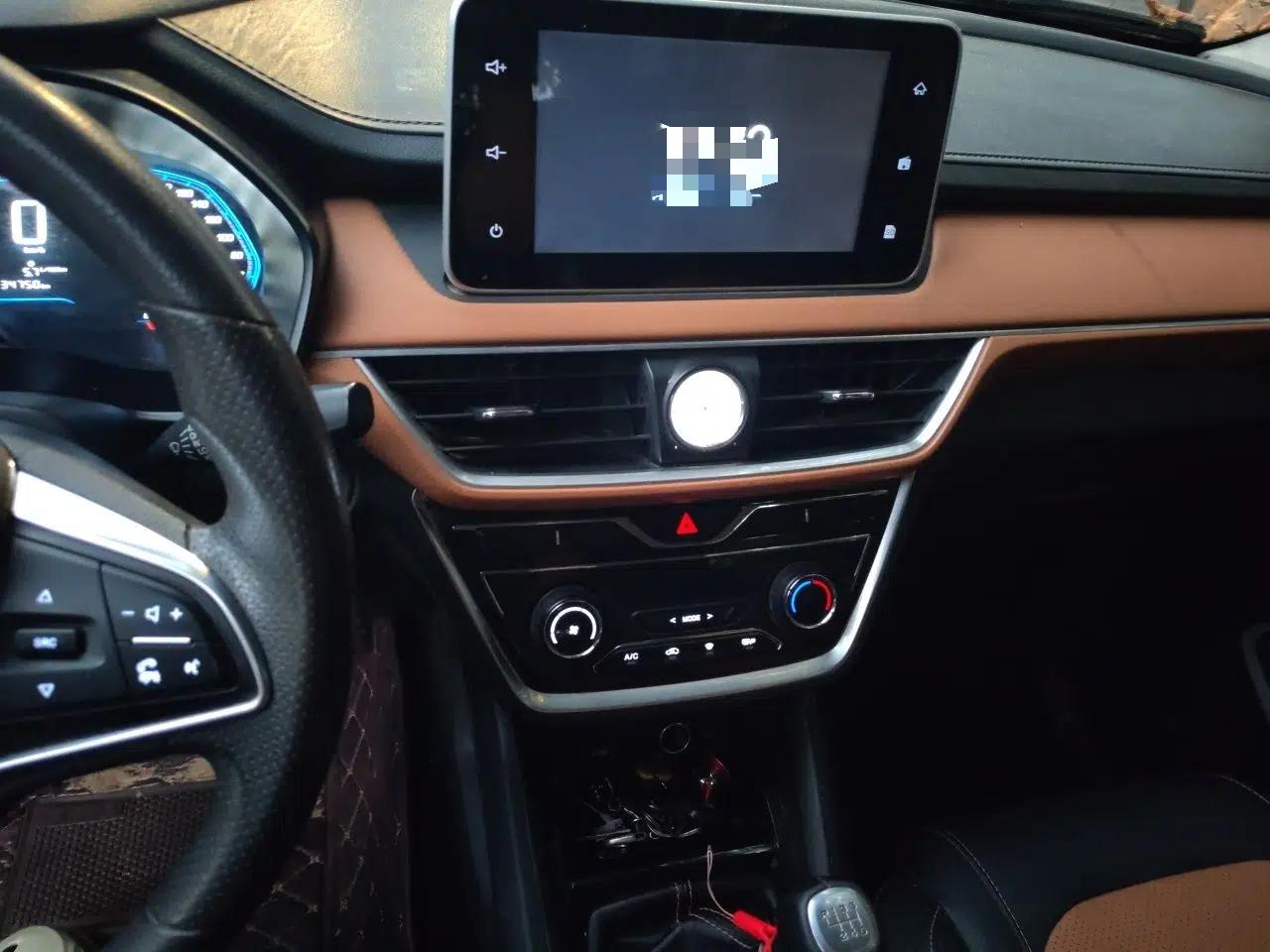 Wuling Hongguang S3 2019 1.5L Manual Luxury Model China VI Standard — миниатюра 13