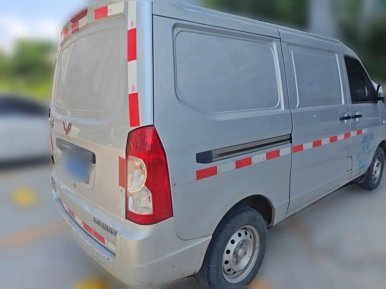 Wuling Rongguang S 2023 1.5L Basic Enclosed-Window Vehicle 2 Seats — миниатюра 6