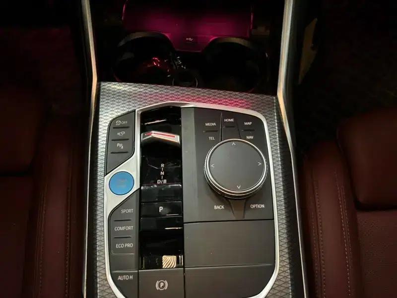 BMW i3 2025 eDrive40L Shadow Edition — миниатюра 13