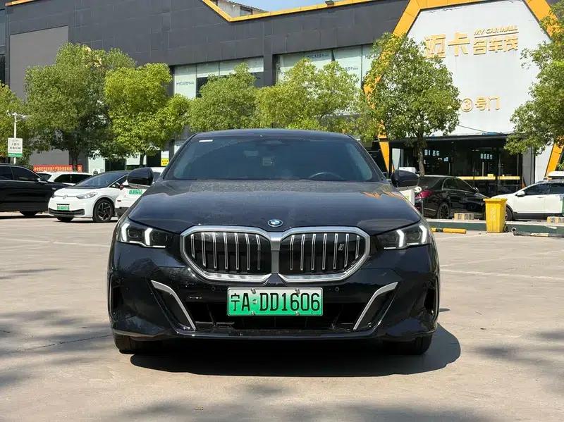 BMW i5 2024 eDrive35L Luxury Package — миниатюра 2