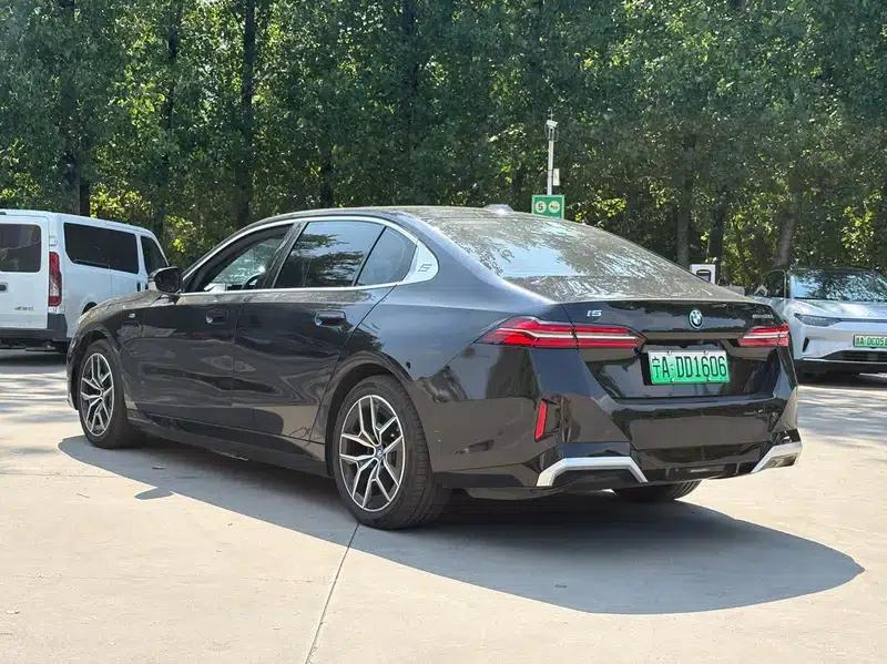 BMW i5 2024 eDrive35L Luxury Package — миниатюра 4