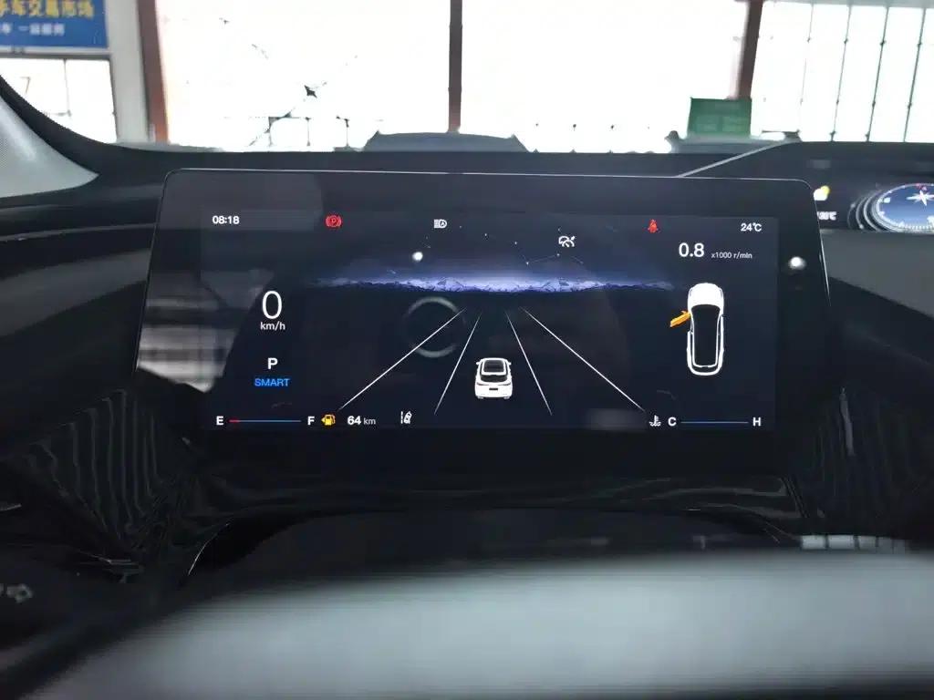 Changan Oushang Z6 2022 Blue Whale 1.5T DCT Smart Navigation Edition — миниатюра 5
