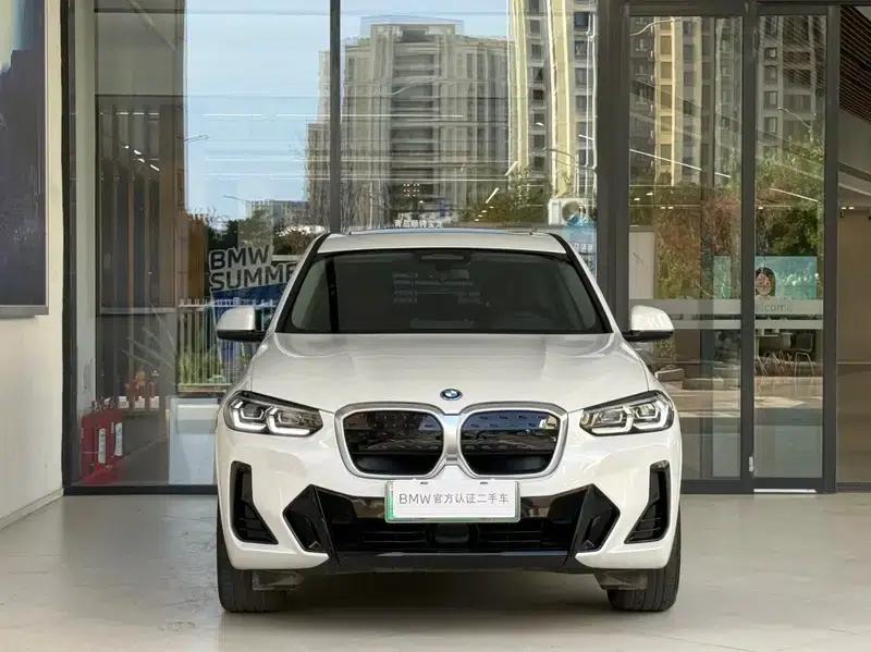BMW iX3 2022 Leading Edition — миниатюра 2