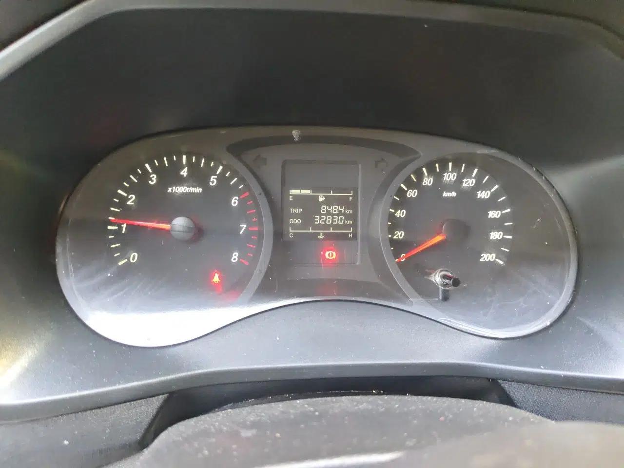 Wuling Hongguang PLUS 2019 1.5T Manual Standard Edition 5 Seats — миниатюра 11