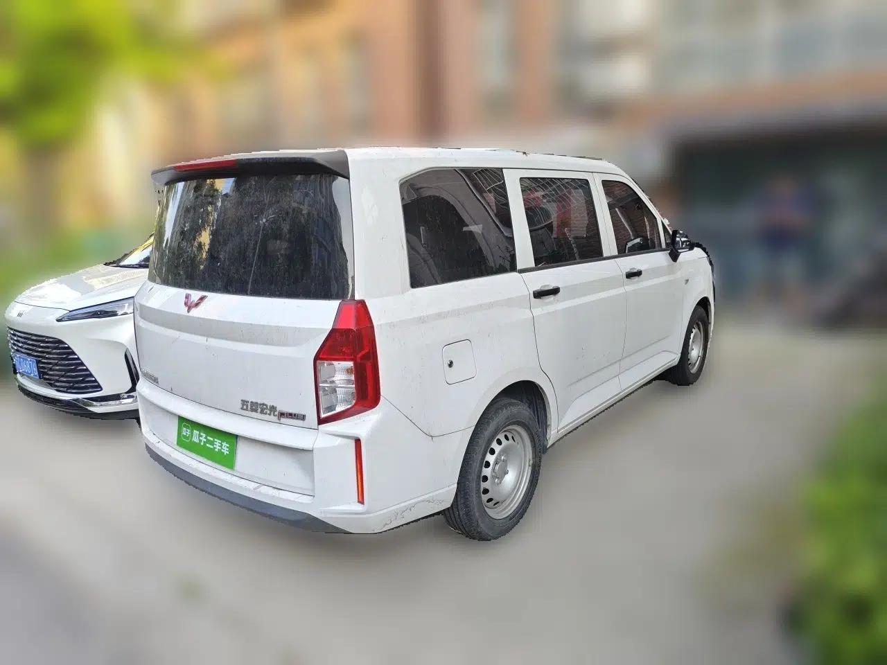 Wuling Hongguang PLUS 2019 1.5T Manual Standard Edition 5 Seats — миниатюра 6