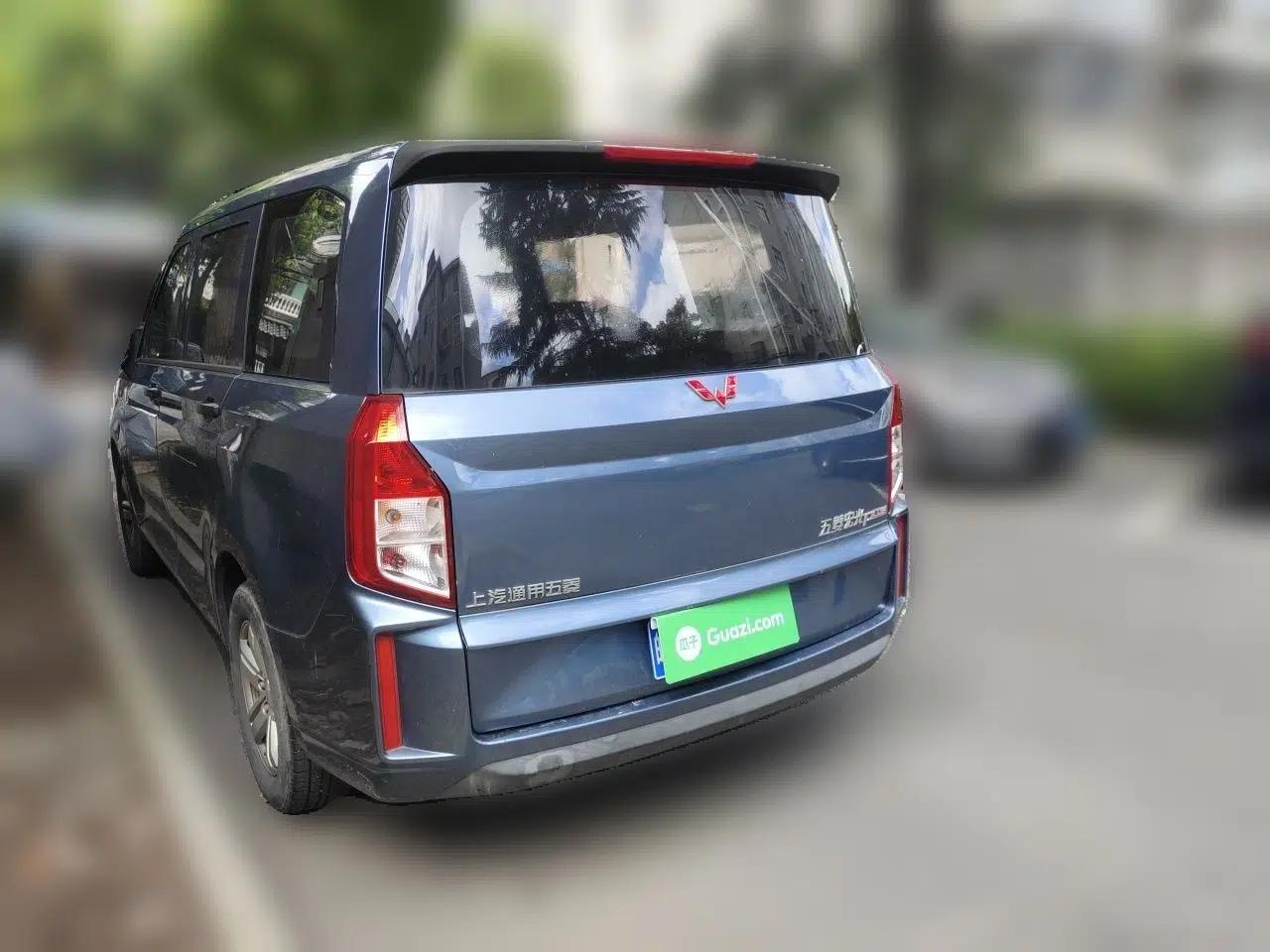 Wuling Hongguang PLUS 2020 1.5L Manual Standard Edition 5 Seats — миниатюра 4