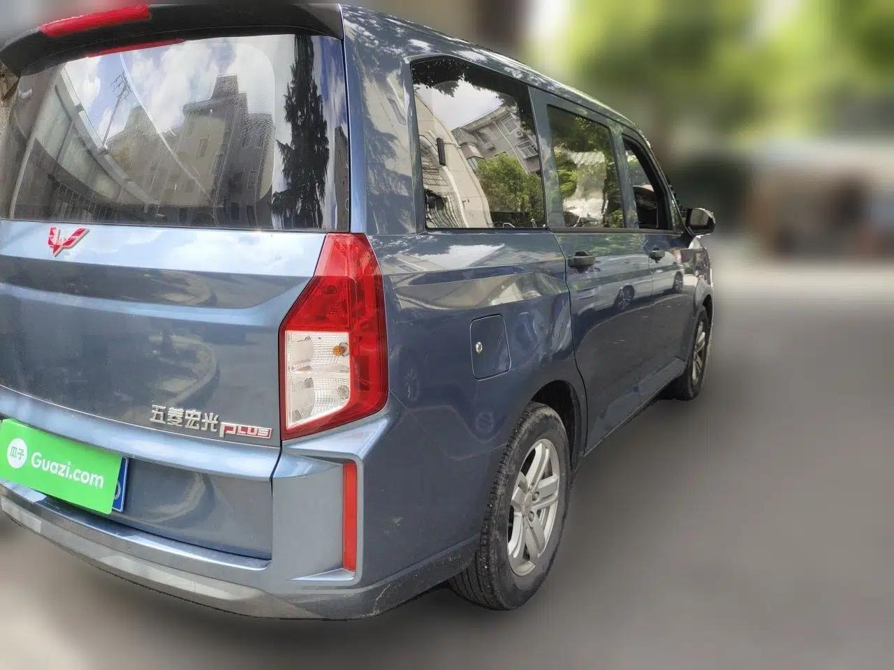 Wuling Hongguang PLUS 2020 1.5L Manual Standard Edition 5 Seats — миниатюра 6