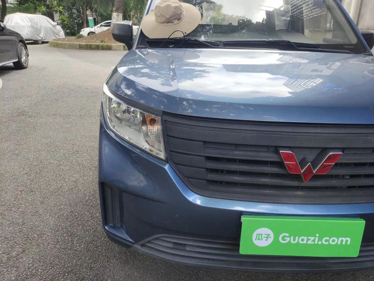 Wuling Hongguang PLUS 2020 1.5L Manual Standard Edition 5 Seats — миниатюра 7