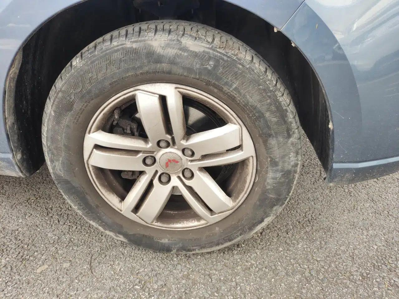 Wuling Hongguang PLUS 2020 1.5L Manual Standard Edition 5 Seats — миниатюра 8