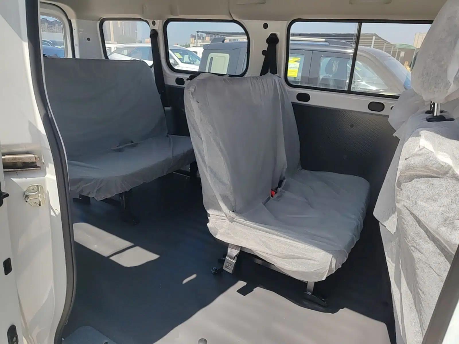 Wuling Yangguang 2024 300KM Comfort Version Passenger Van 75kW — миниатюра 20
