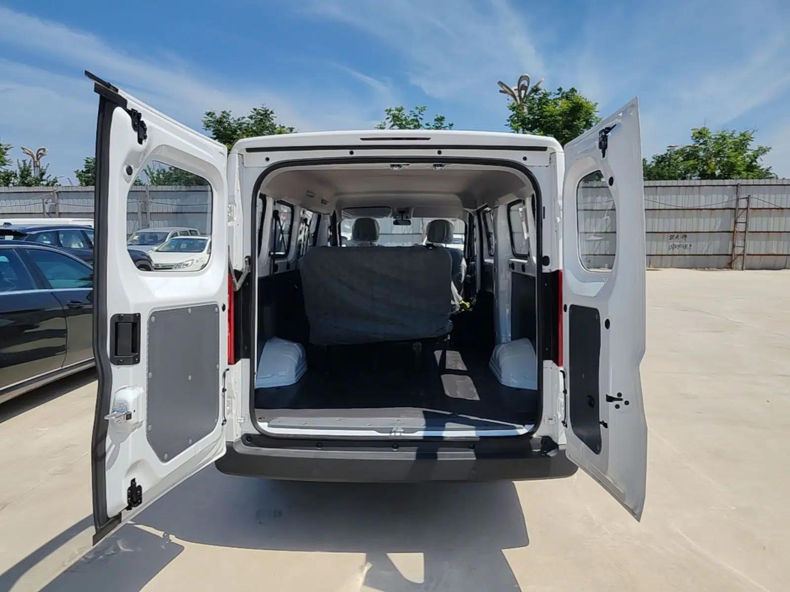 Wuling Yangguang 2024 300KM Comfort Version Passenger Van 75kW — миниатюра 22