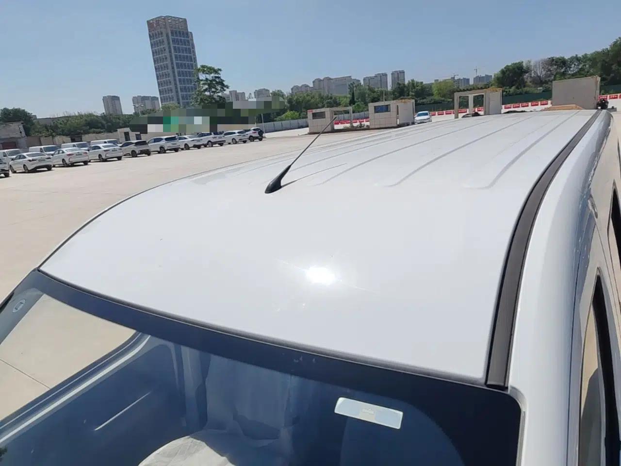Wuling Yangguang 2024 300KM Comfort Version Passenger Van 75kW — миниатюра 7
