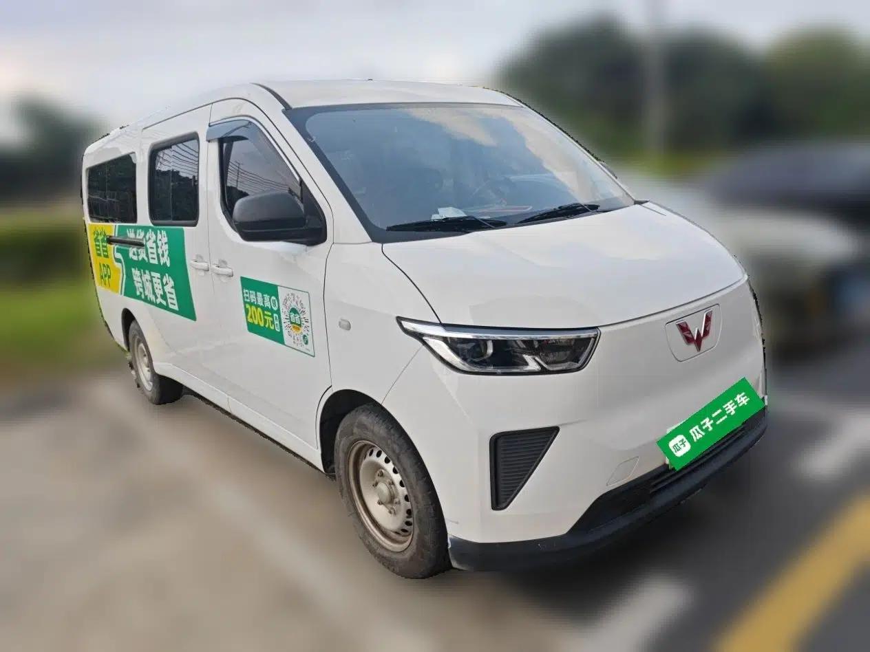 Wuling Yangguang 2024 300km Comfort-Grade Passenger Van 60kW — миниатюра 3
