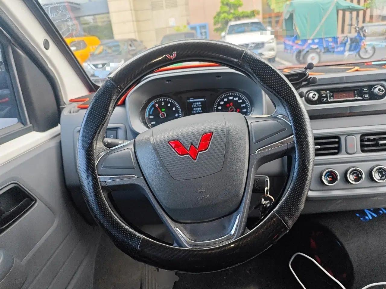Wuling Yangguang 2024 300km Comfort-Grade Passenger Van 60kW — миниатюра 10