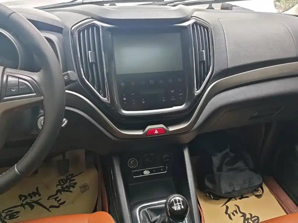Changan Oushang CX70 2016 1.6L Manual Deluxe Edition — миниатюра 13