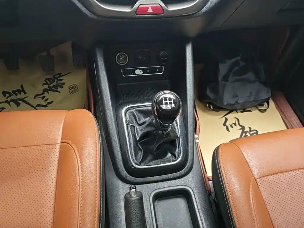 Changan Oushang CX70 2016 1.6L Manual Deluxe Edition — миниатюра 14