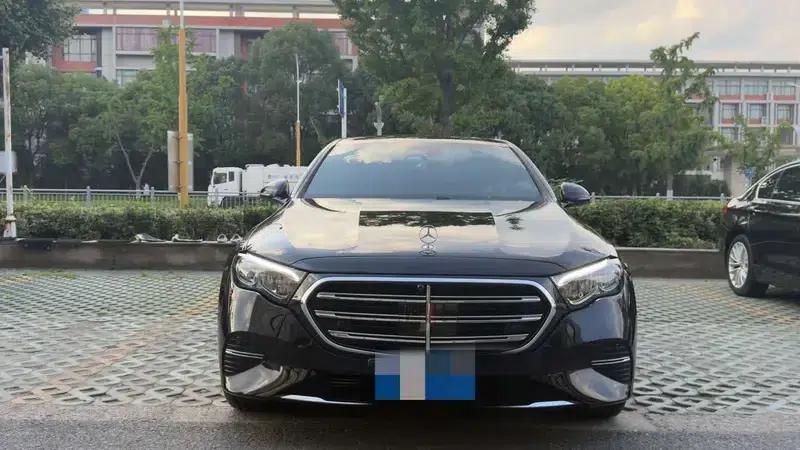 Mercedes-Benz E-Class 2026 E 260 L Classic Edition (Discontinued in March 2026) — миниатюра 2