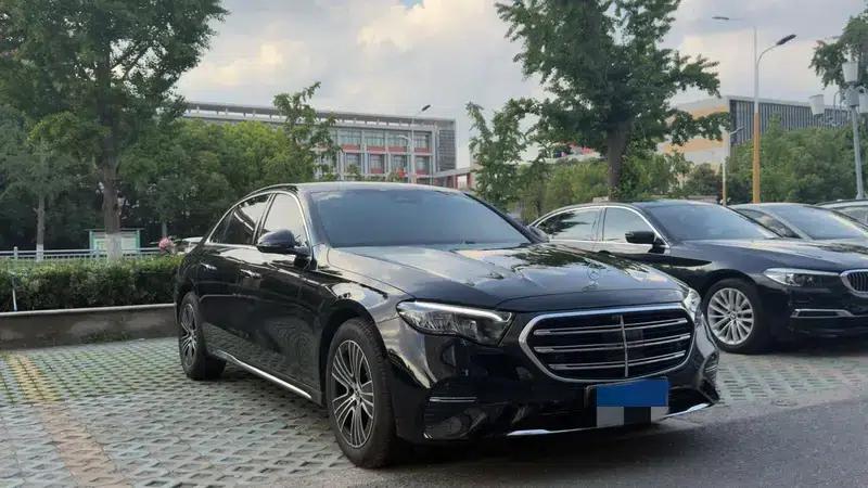 Mercedes-Benz E-Class 2026 E 260 L Classic Edition (Discontinued in March 2026) — миниатюра 3