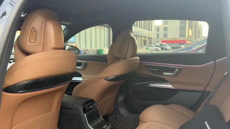Mercedes-Benz E-Class 2026 E 260 L Classic Edition (Discontinued in March 2026) — миниатюра 9