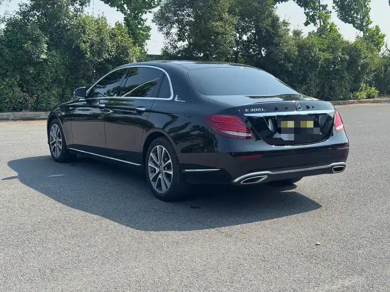 Mercedes-Benz E-Class 2018 E 300 L Fashion Edition — миниатюра 4