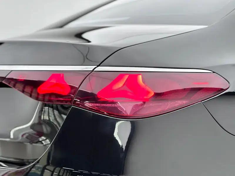 Mercedes-Benz E-Class 2025 E 300 L Luxury Sedan — миниатюра 8