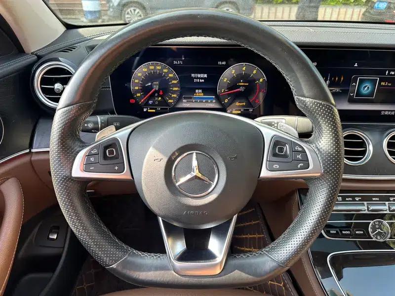 2016 Mercedes-Benz E-Class E 200 L Sport — миниатюра 13