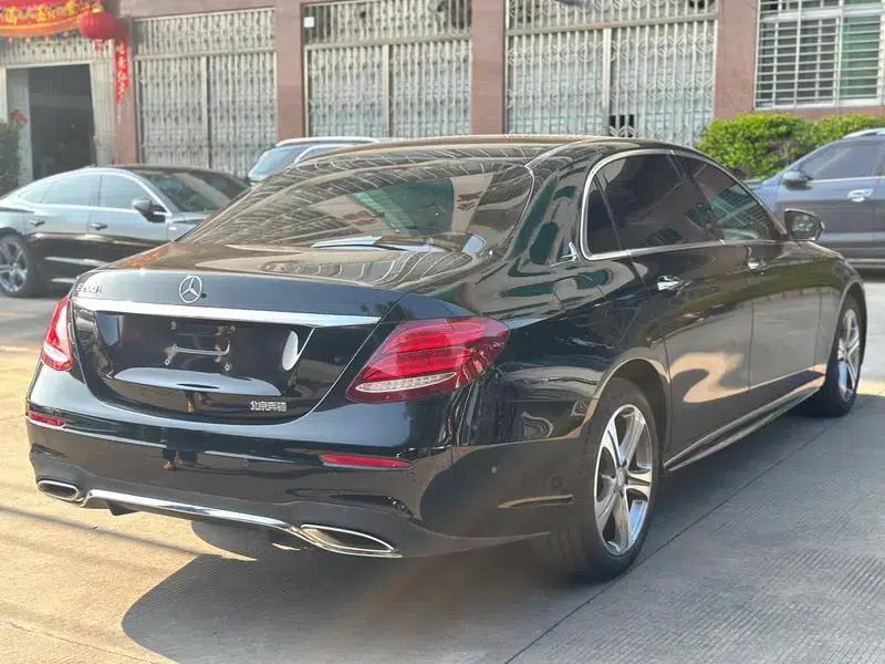 2016 Mercedes-Benz E-Class E 200 L Sport — миниатюра 5