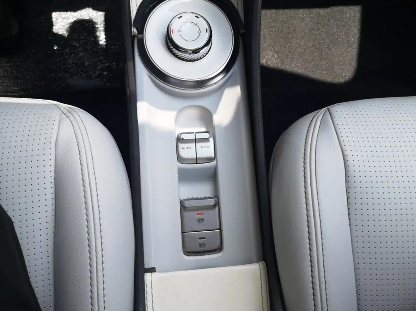 Wuling Air ev 2023 - Four Seats - Advanced Edition — миниатюра 16