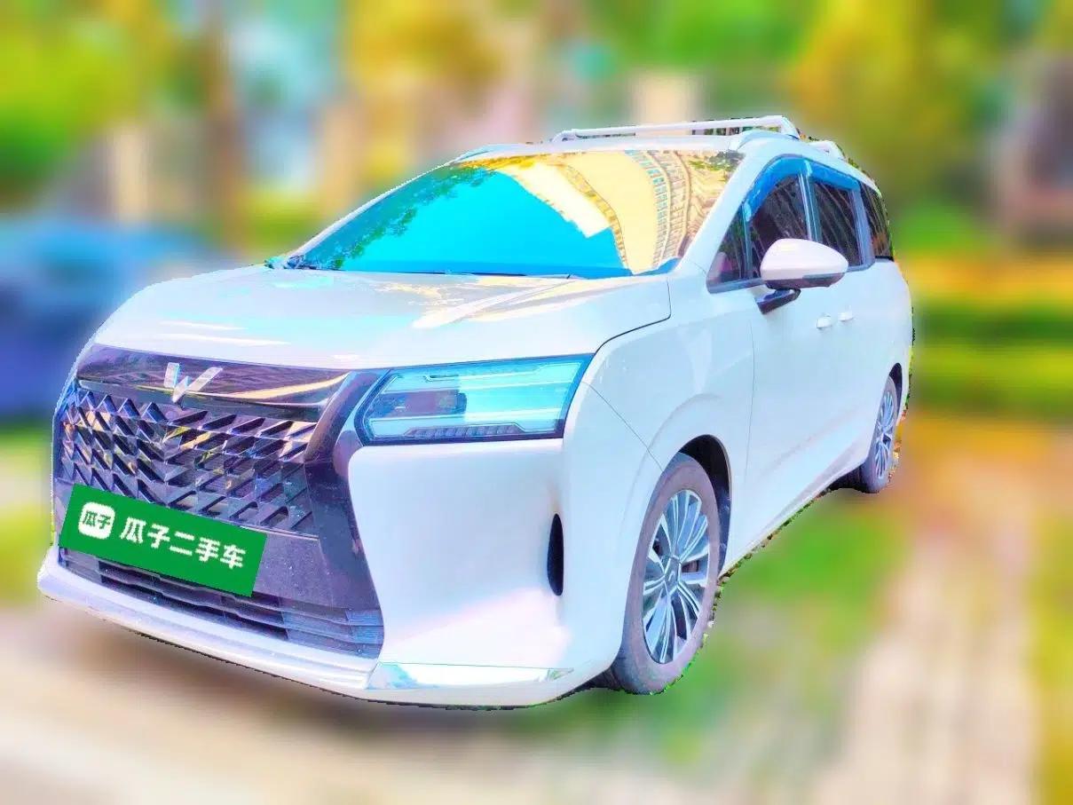 Wuling Starlight 730 2025 Model Plug-in Hybrid 125km Luxury Edition — миниатюра 1