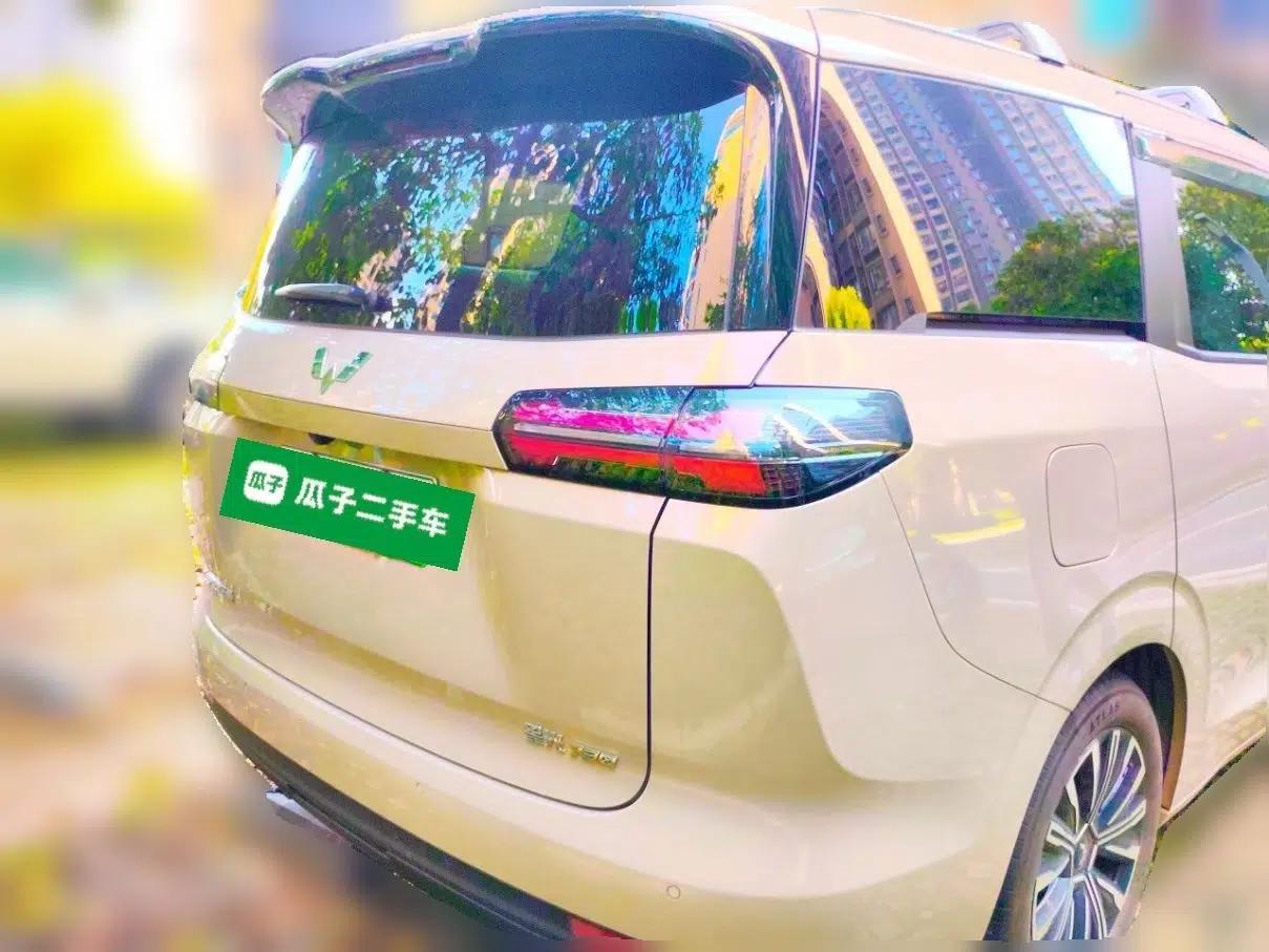 Wuling Starlight 730 2025 Model Plug-in Hybrid 125km Luxury Edition — миниатюра 5