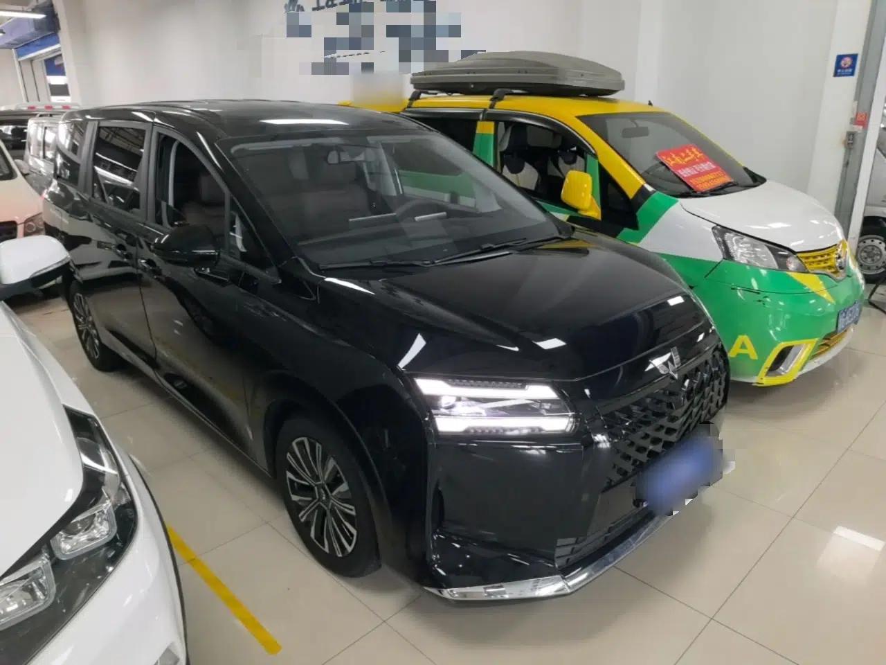Wuling 730 2025 Model 1.5T CVT Elite Edition — миниатюра 12