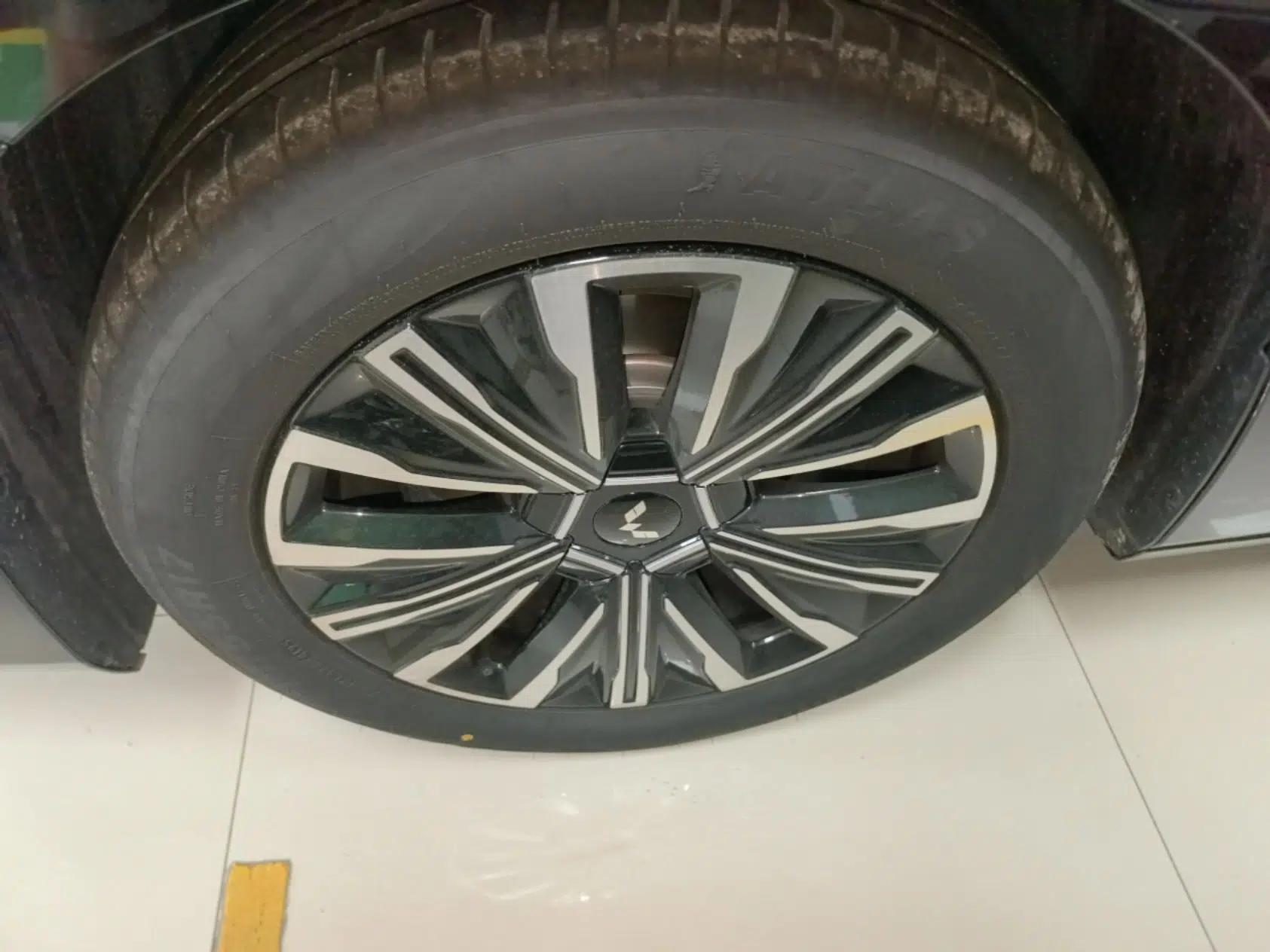 Wuling 730 2025 Model 1.5T CVT Elite Edition — миниатюра 15
