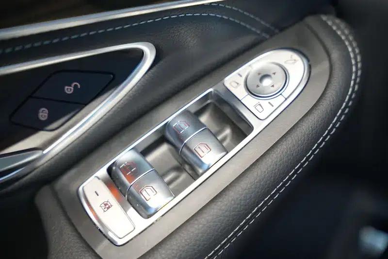 2017 Mercedes-Benz GLC 260 4MATIC Luxury — миниатюра 26