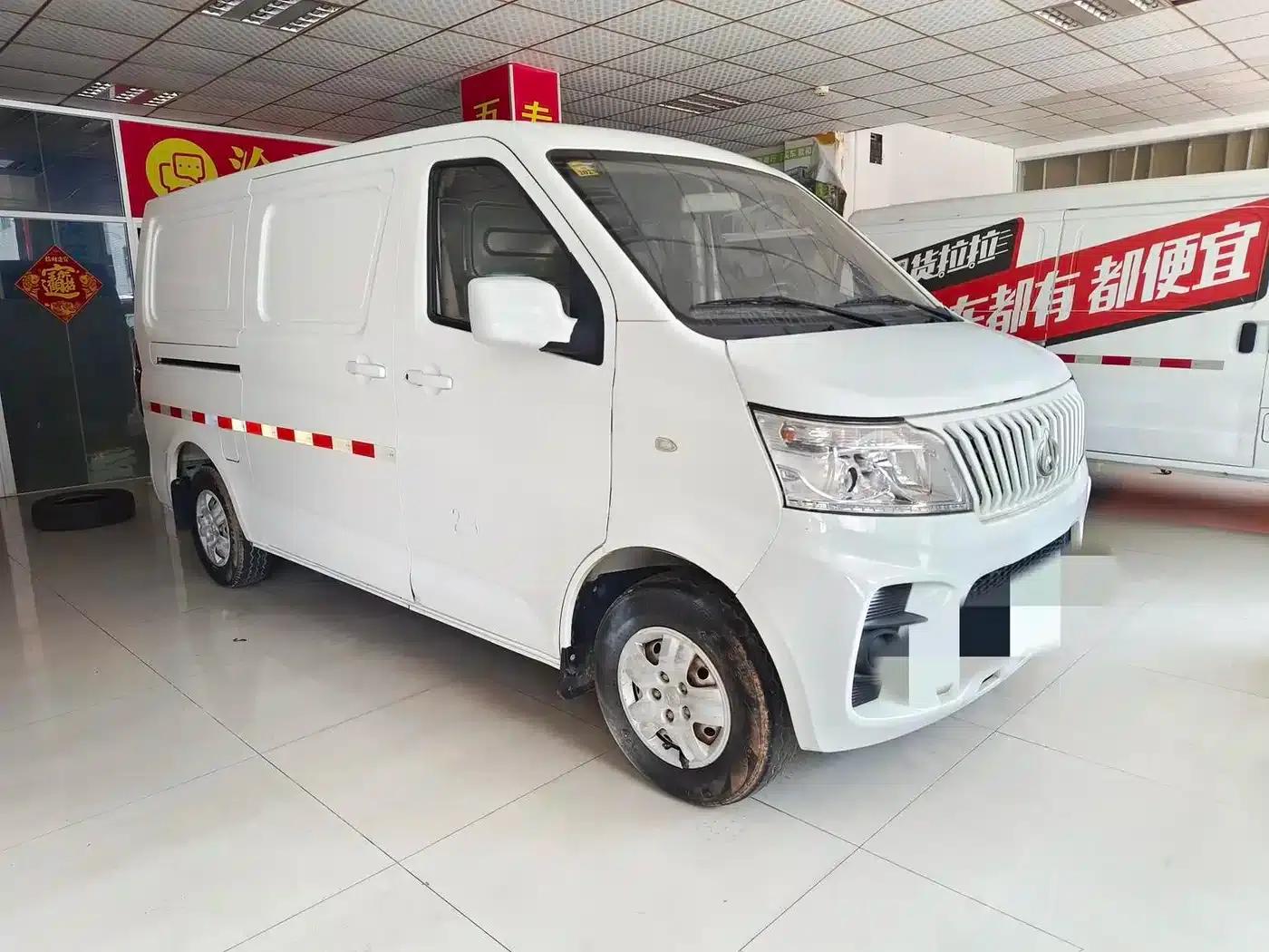 Changan Ruixing EM60 2021 Pure Electric Van (70kW) — миниатюра 4